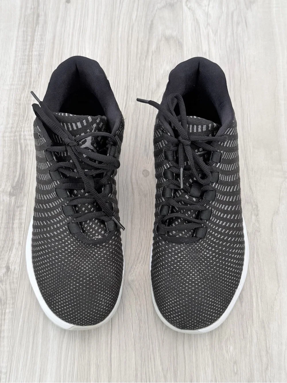 Nike Air Jordan B. Fly sneakers in a Black/Dark